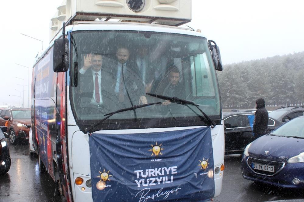 AK Parti adayları Ardahan'da coşkuyla karşılandı