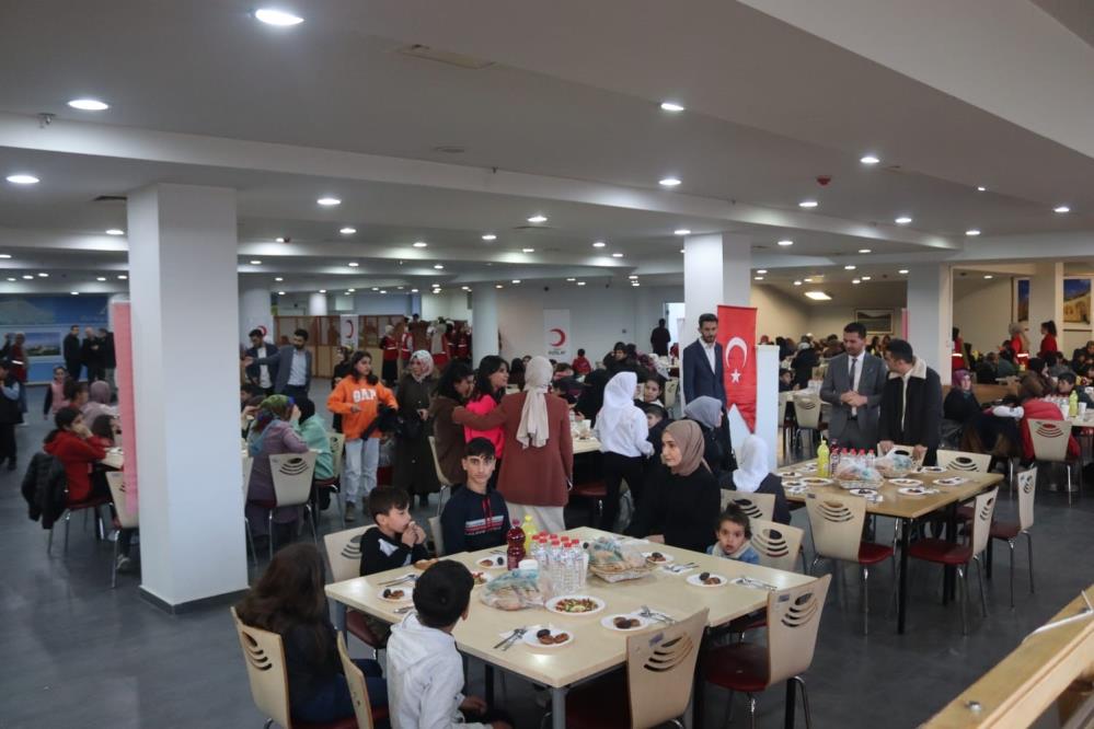 Ramazan ayında Kızılay gönüllülere dokundu
