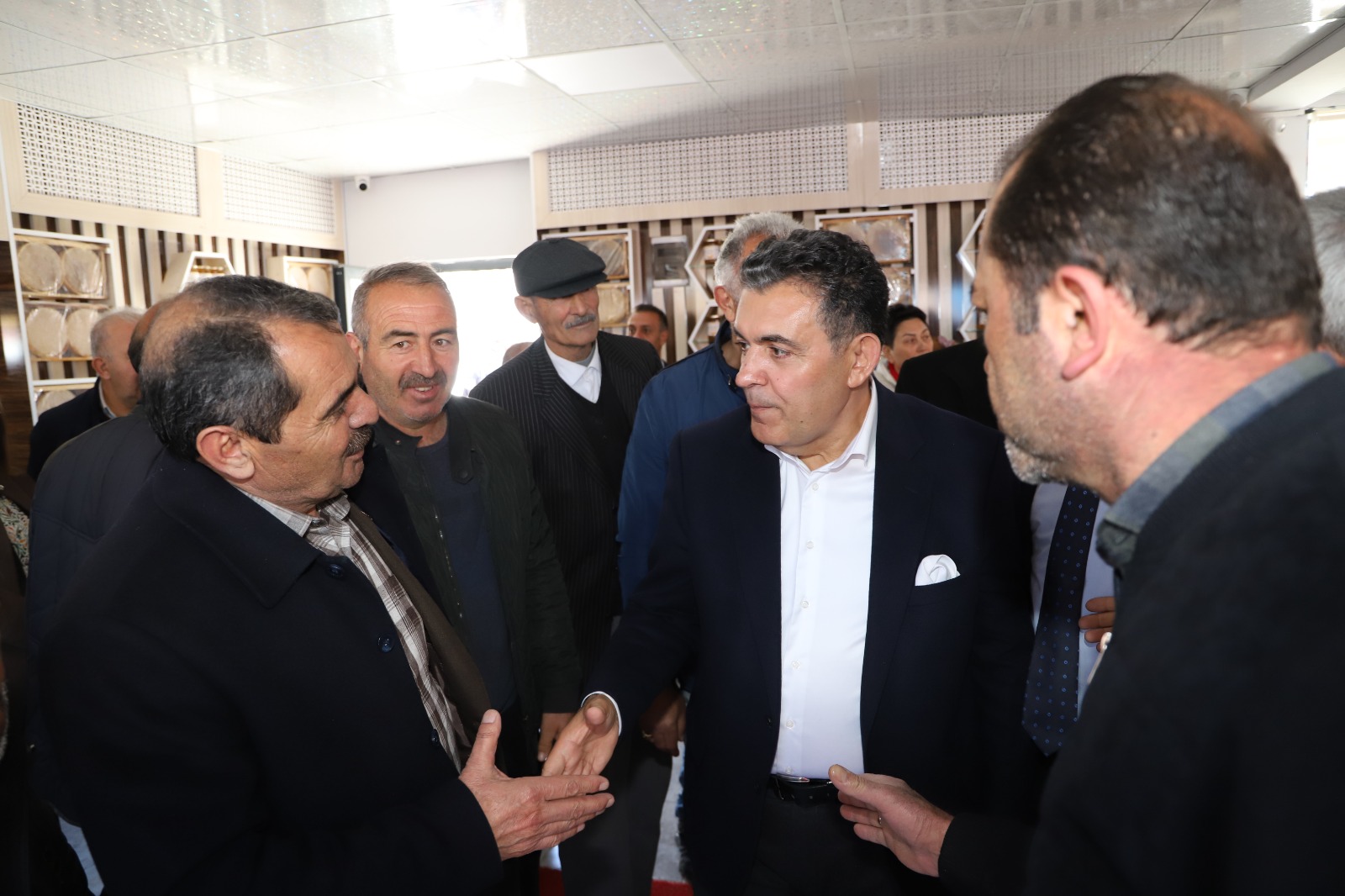 Ardahan Belediyesi yöresel ürünler mağazası hizmete girdi