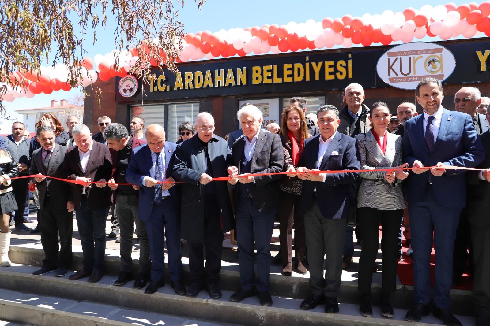 Ardahan Belediyesi yöresel ürünler mağazası hizmete girdi