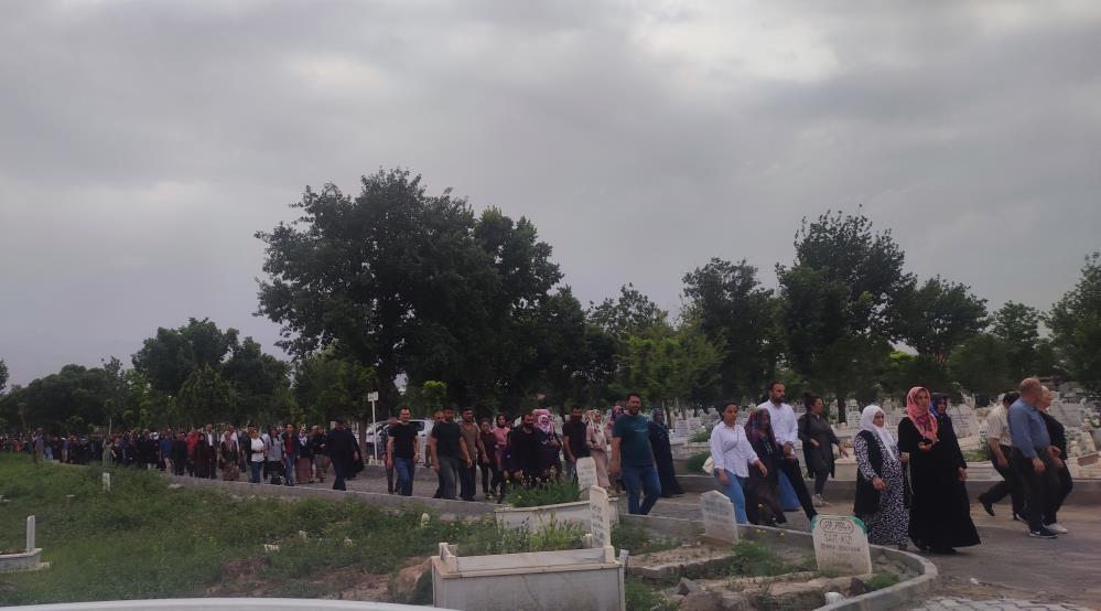 Iğdır'daki kazada ölen nine ve torun yan yana toprağa verildi