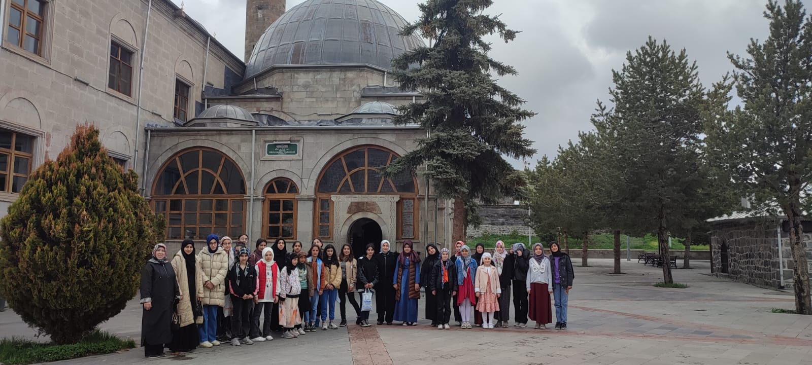 "Gençliğe Değer" projesi devam ediyor