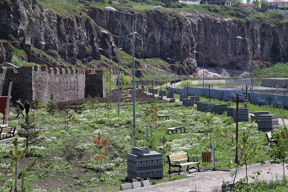 Ardahan Belediyesi park ve bahçe yaptırıyor
