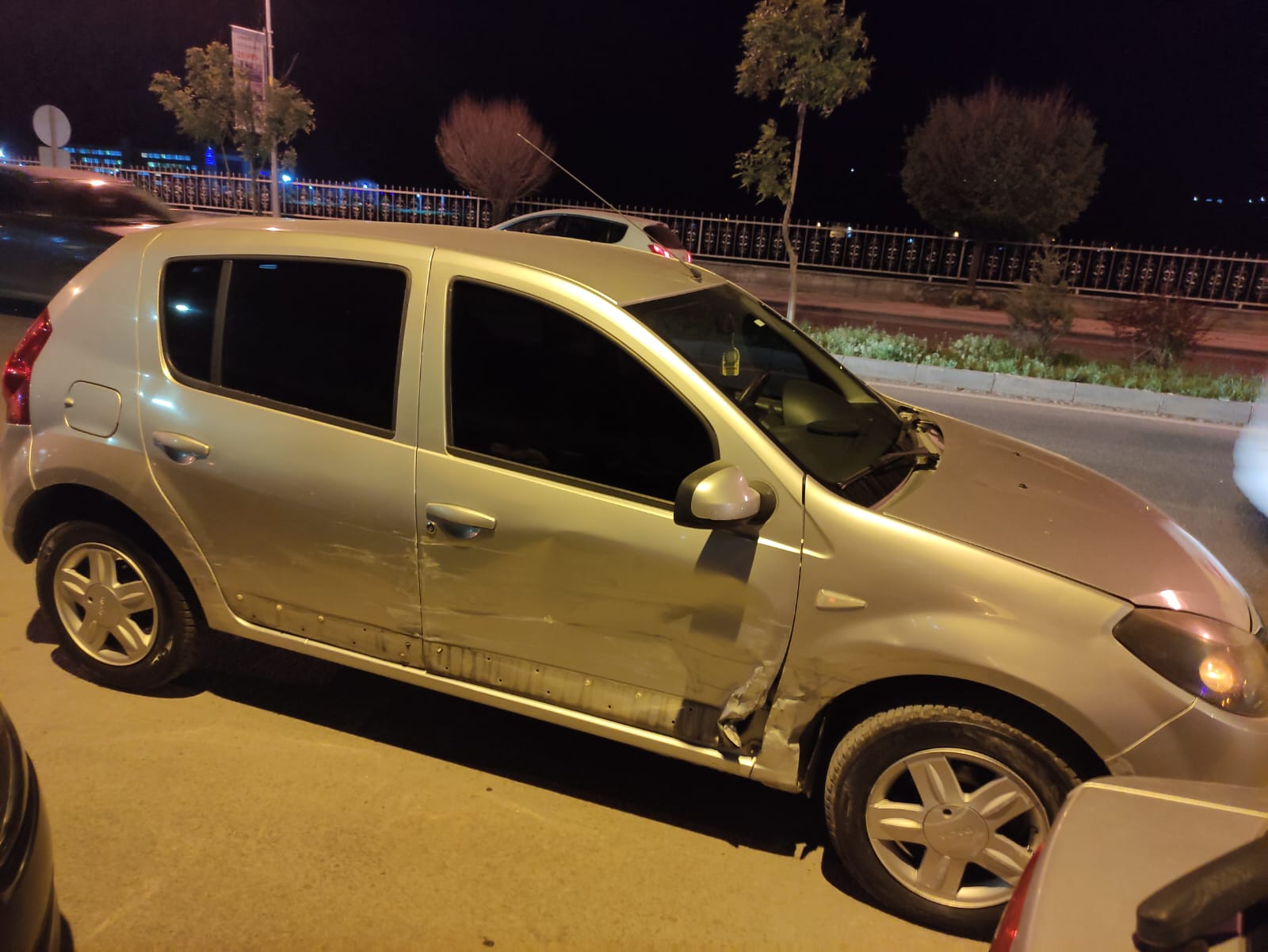 Kars'ta üniversite yolunda korkutan kaza