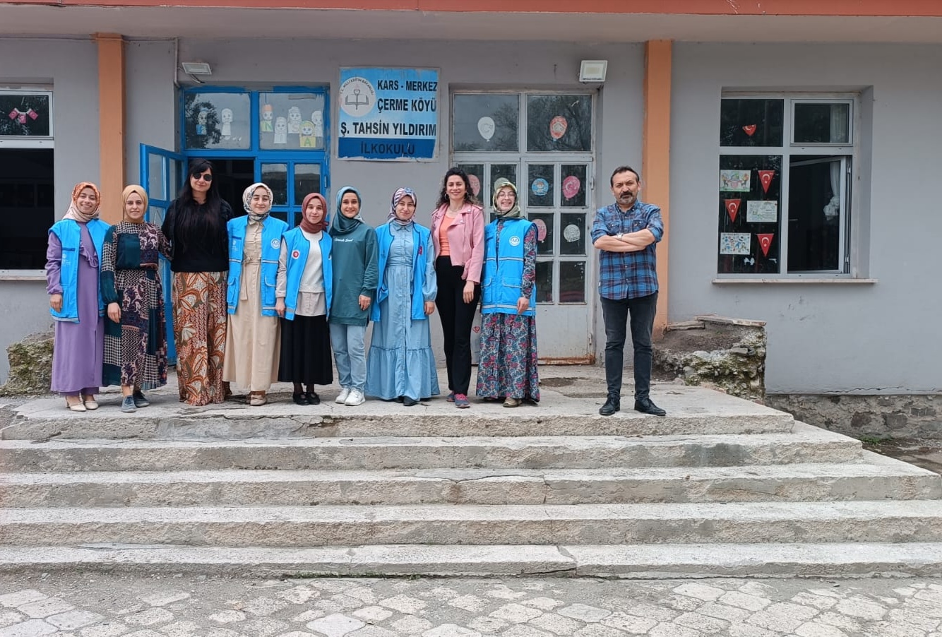 Türkiye Diyanet Vakfı'ndan öğrencilere karne hediyesi