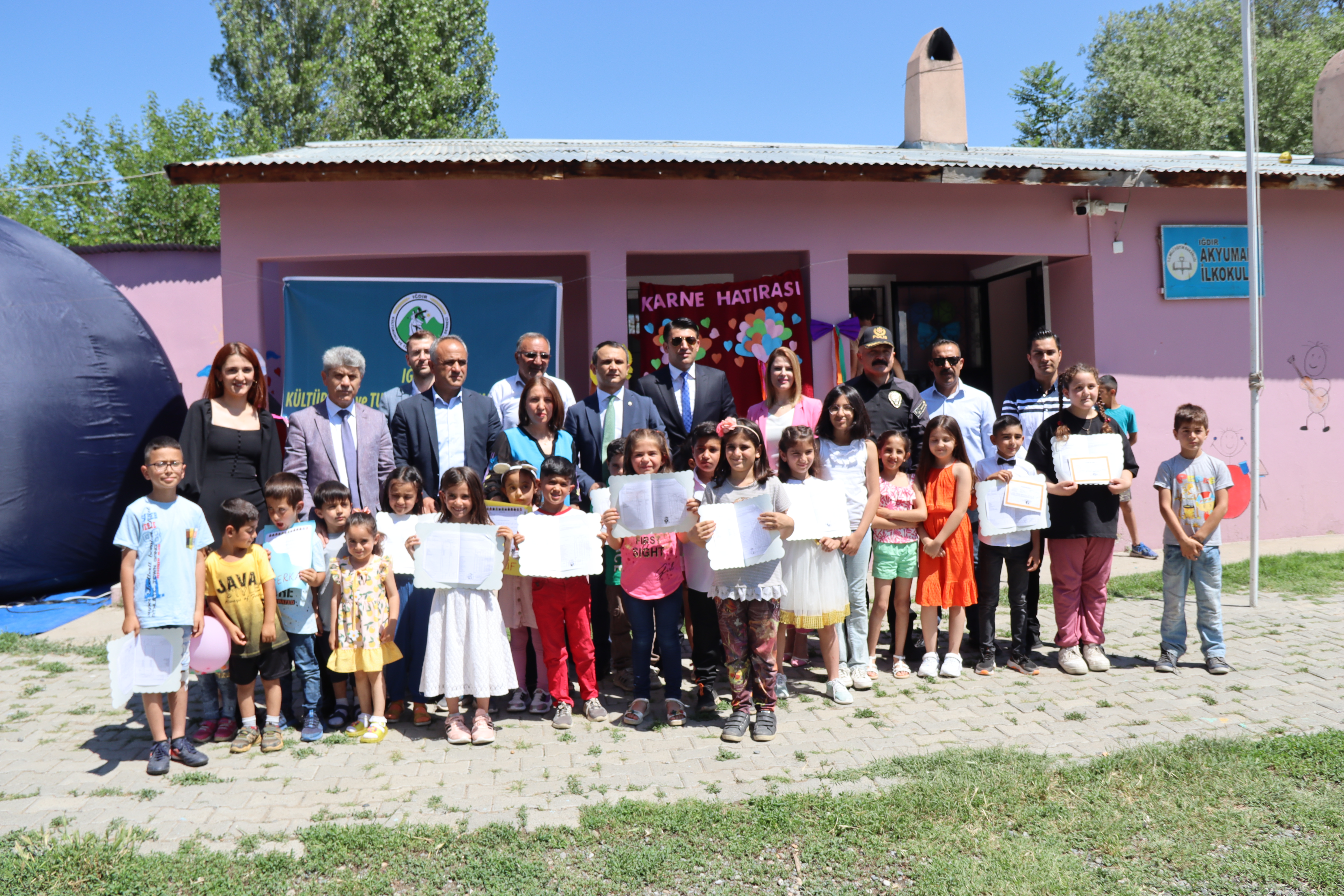 Iğdırlı köy çocuklarının karne hediyesi "uzay keşfi" oldu