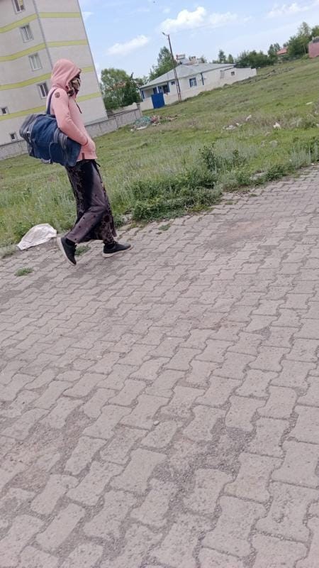 Kars'ta mahallede kadın kıyafetiyle gezen erkek iddiası