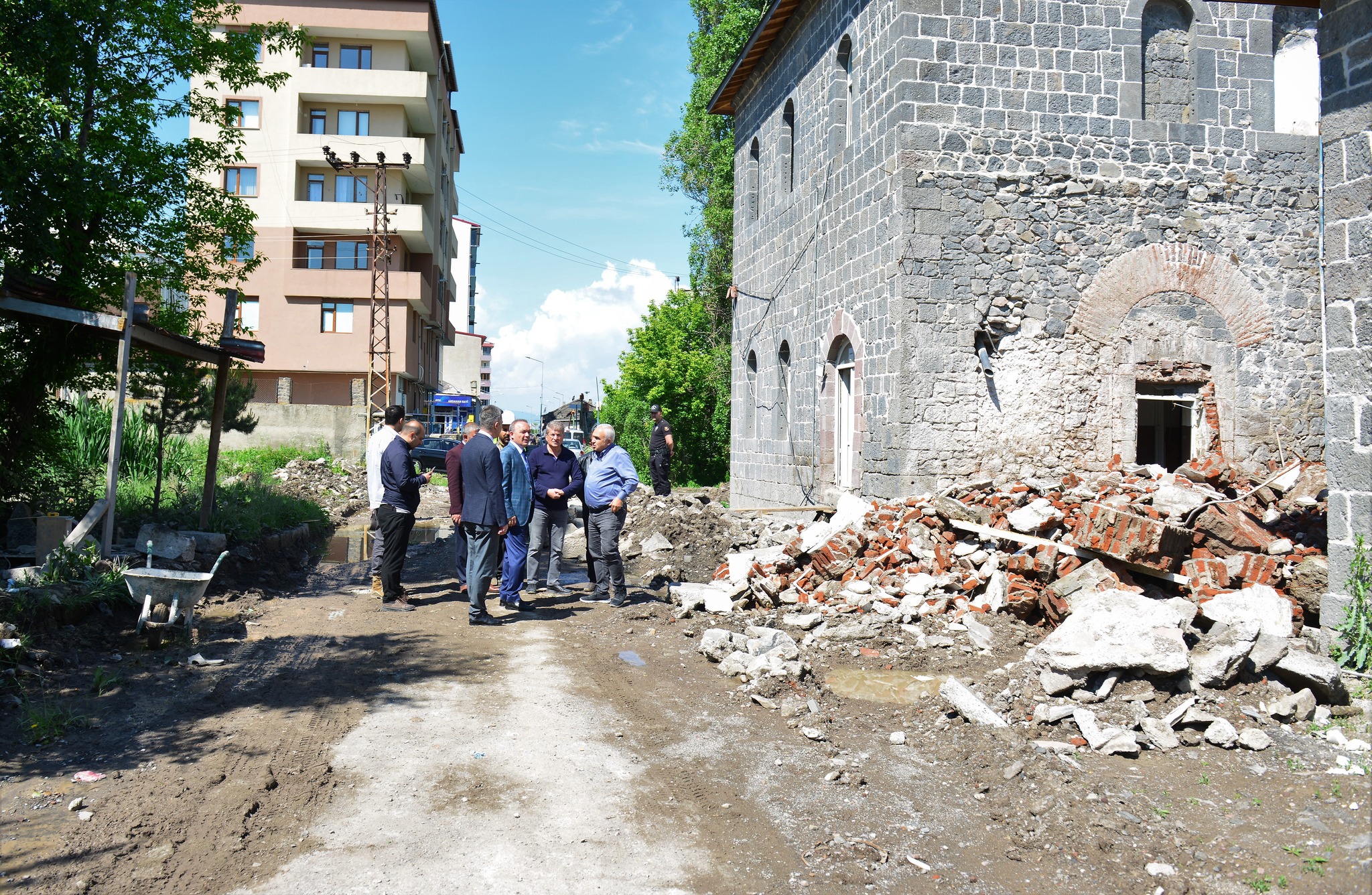 Ardahan'da millet bahçesi inşaat çalışmaları devam ediyor