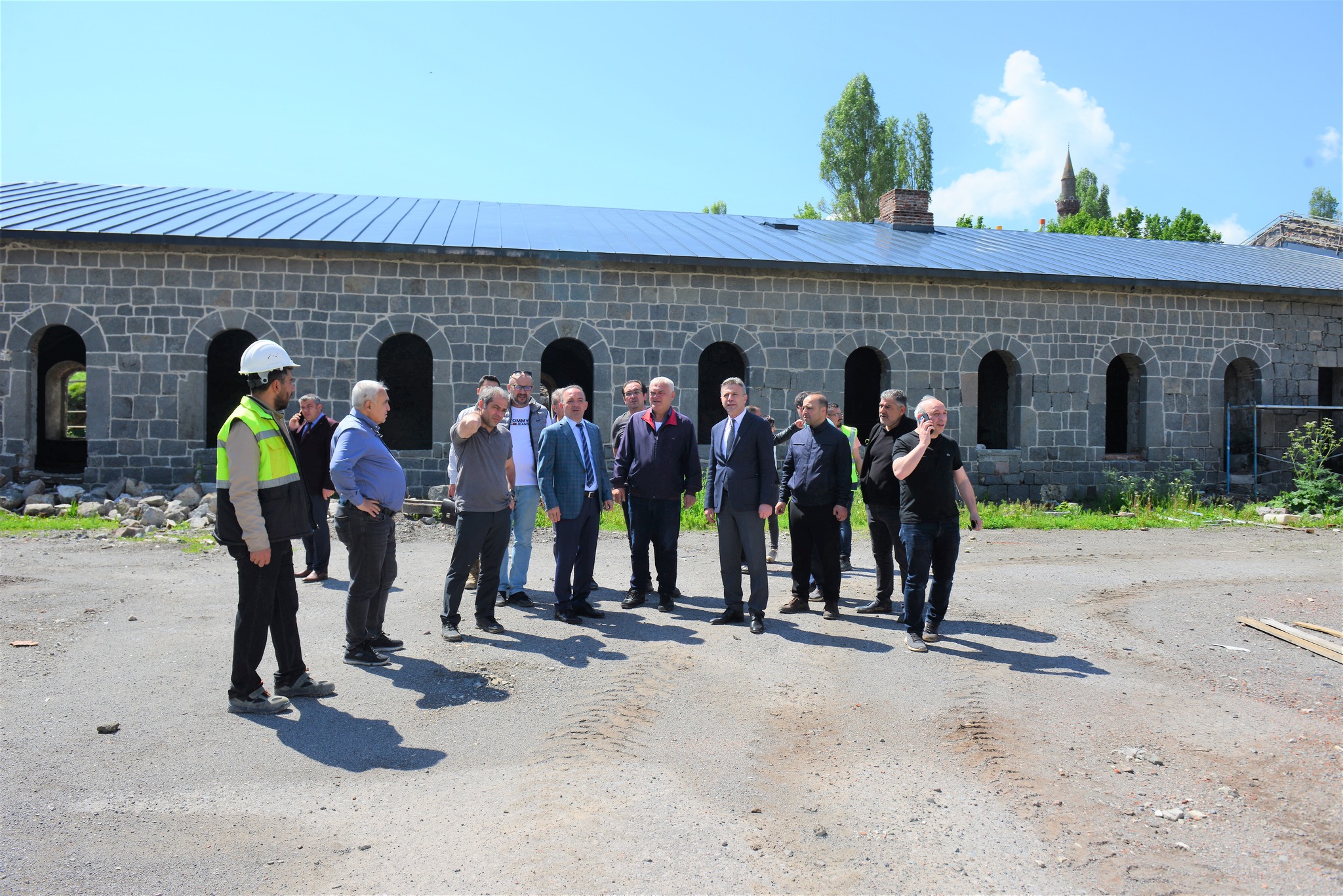 Ardahan'da millet bahçesi inşaat çalışmaları devam ediyor
