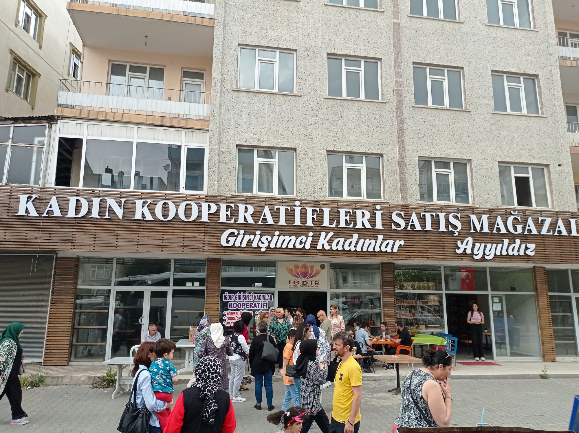 AKI-DER'li kadınlar Iğdır'da kadın girişimcileri ziyaret ettiler