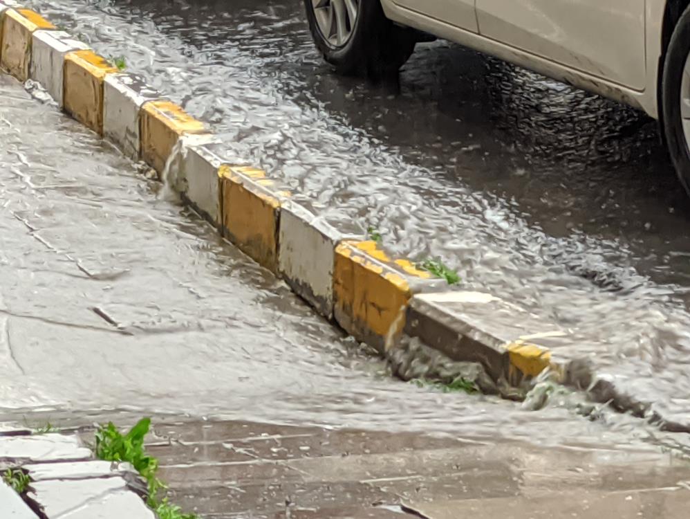 Ardahan'da etkili olan sağanak, hayatı olumsuz etkiliyor