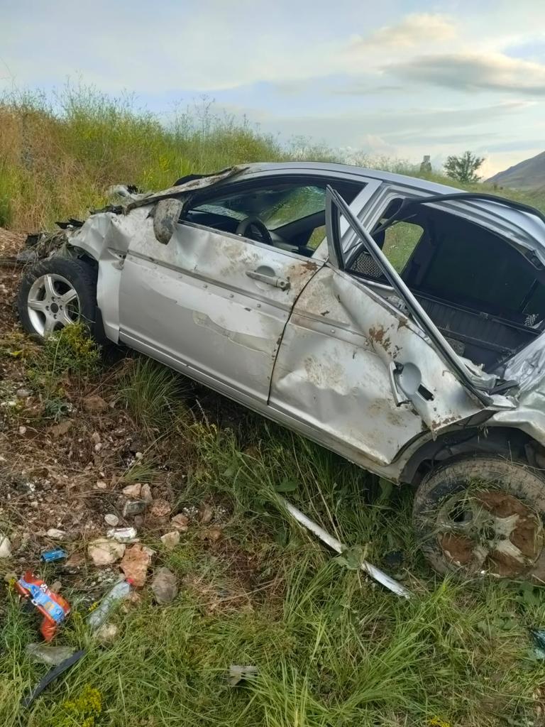 Erzurum'da şarampole devrilen otomobilin sürücüsü yaralandı