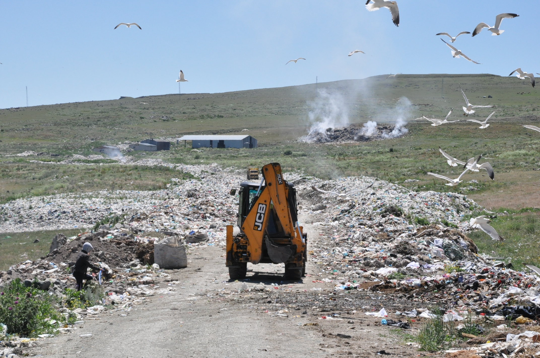 Çöp alanının kentin dışına taşınması gerekiyor