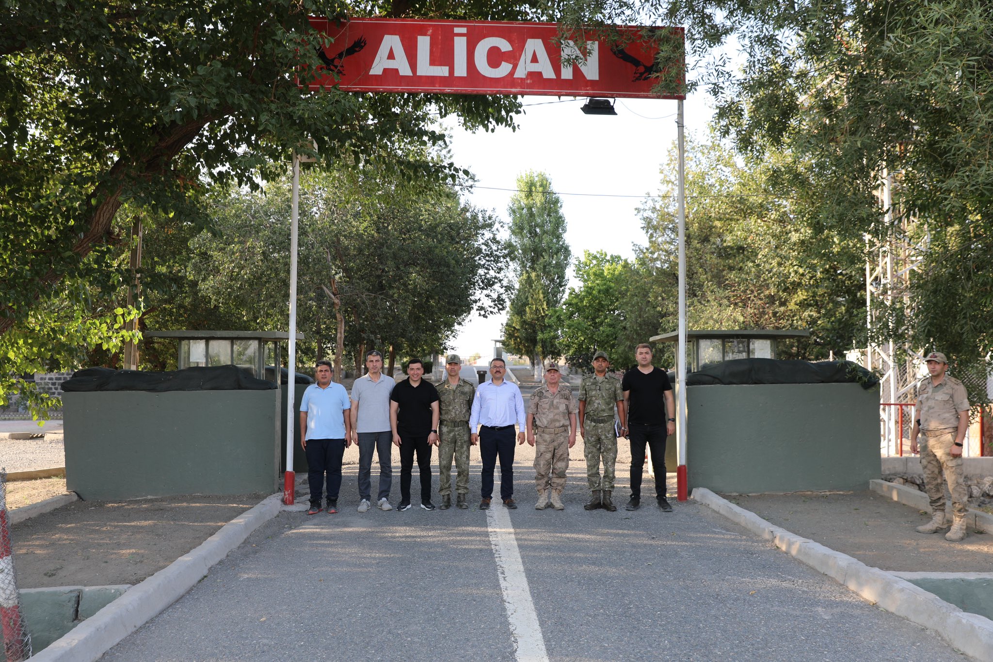 Iğdır Valisi Ercan Turan'dan köy ziyareti