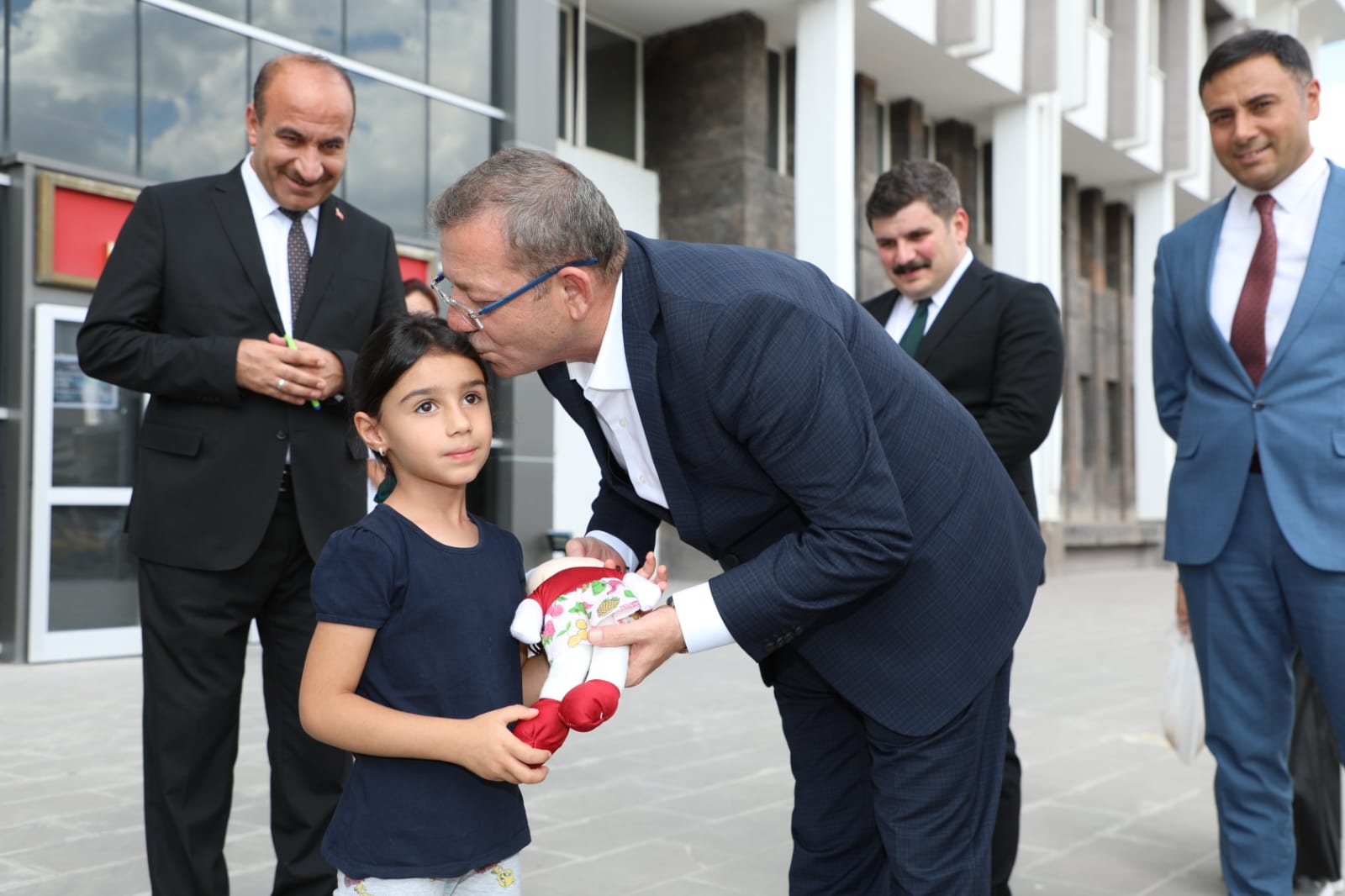 Vali Ziya Polat, valilik birimlerini ziyaret etti