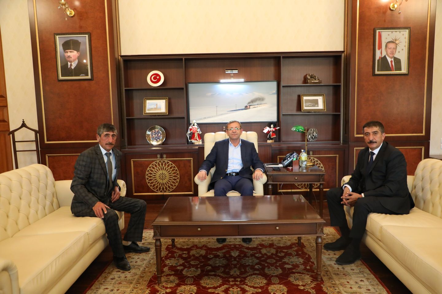 Belediye başkanları Vali Ziya Polat'ı ziyaret etti