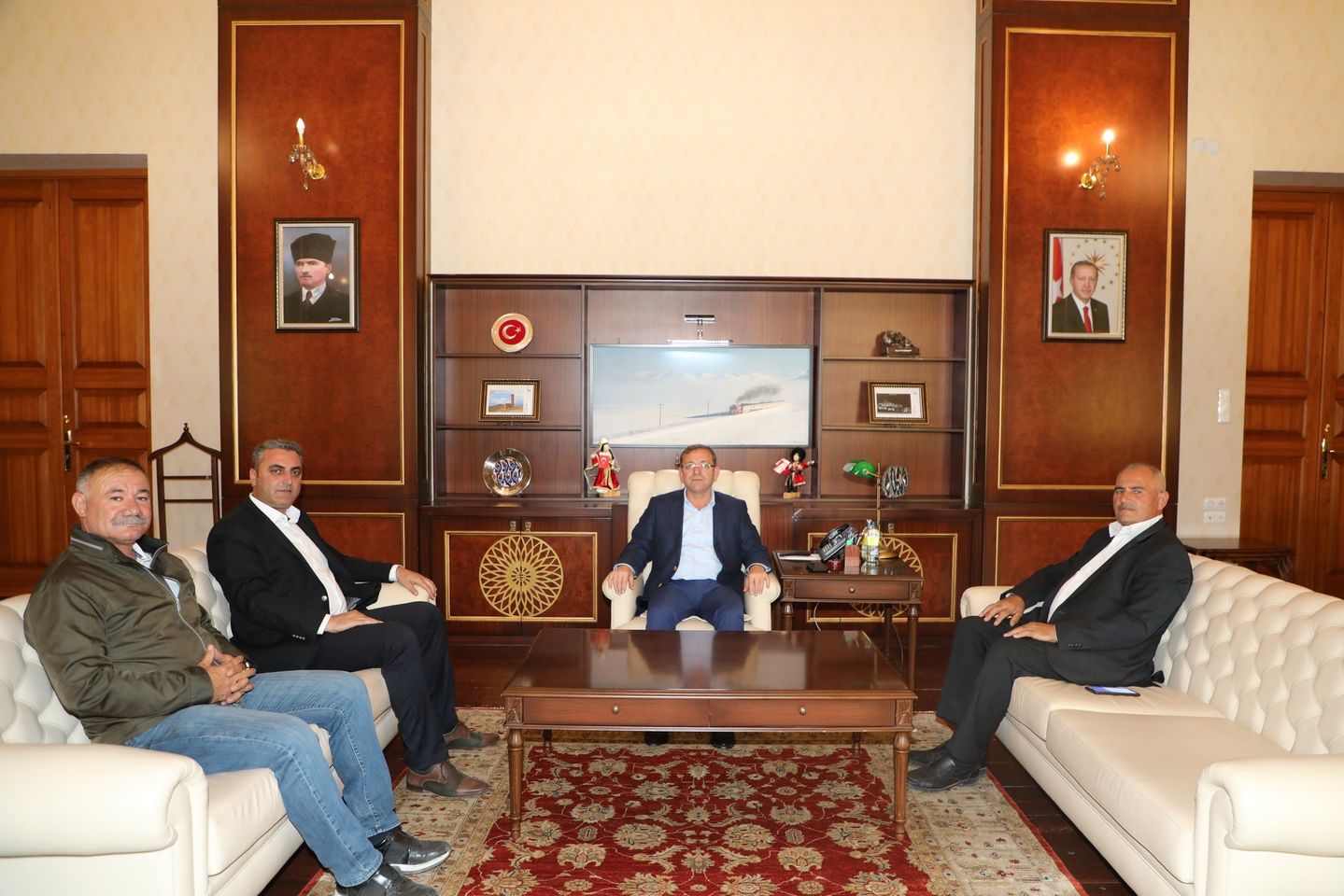 Belediye başkanları Vali Ziya Polat'ı ziyaret etti