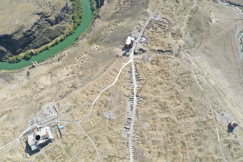 Ani'nin saklı tarihinin gün yüzüne çıkarılması için 5 noktada kazı yapılıyor