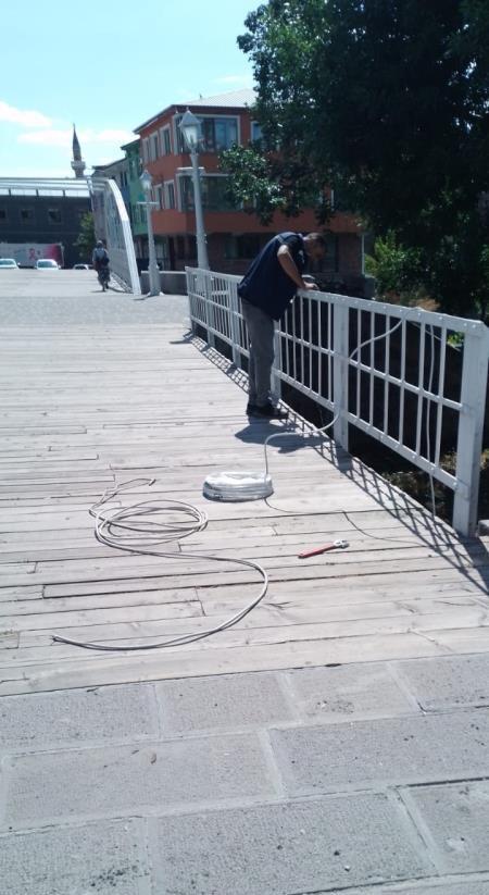 Tarihi Köprü karanlıktan kurtuldu