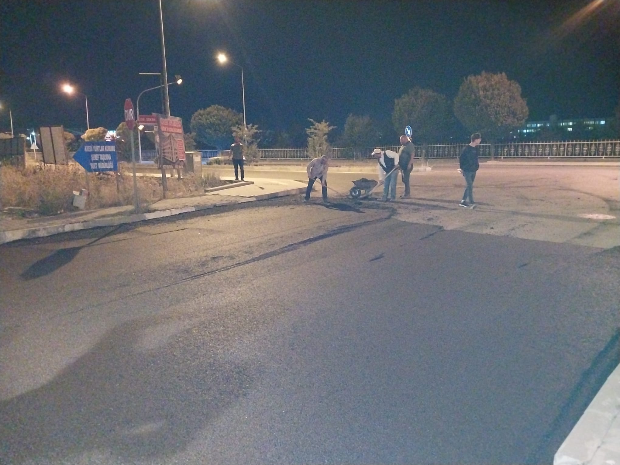 Kars'ta asfalt yol yapım çalışmaları devam ediyor