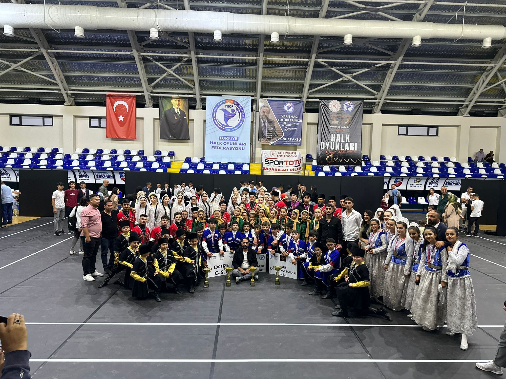 Kars halk oyunları ekipleri finale yükseldi