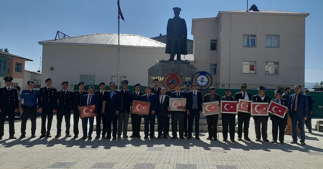 Şehit aileleri ve gaziler onuruna yemek verildi