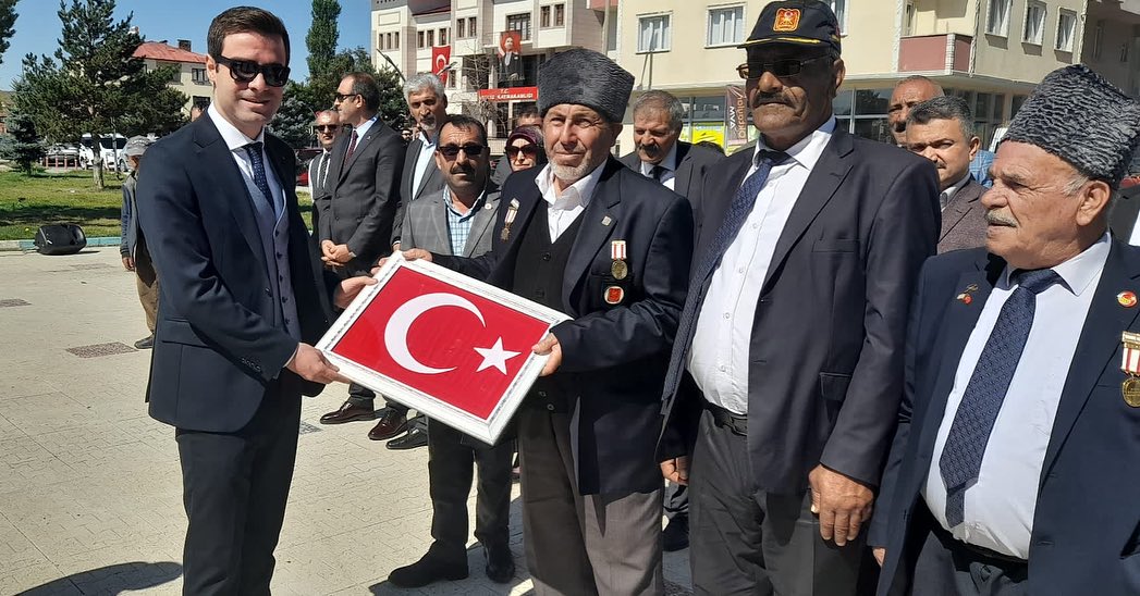 Şehit aileleri ve gaziler onuruna yemek verildi