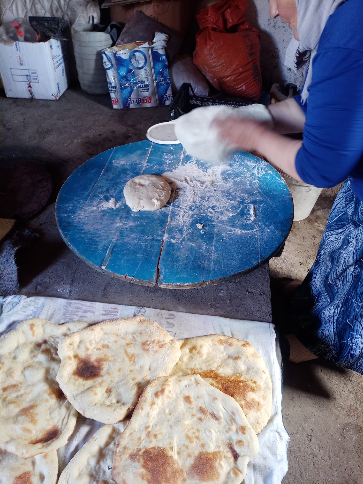 Kars'ın köylerinde seyyar taş fırınlar yaygınlaşıyor