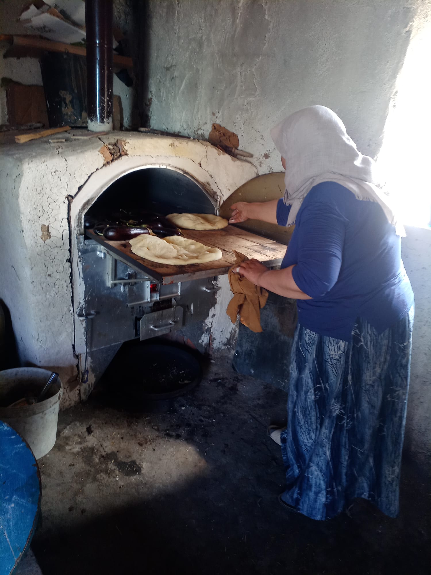 Kars'ın köylerinde seyyar taş fırınlar yaygınlaşıyor