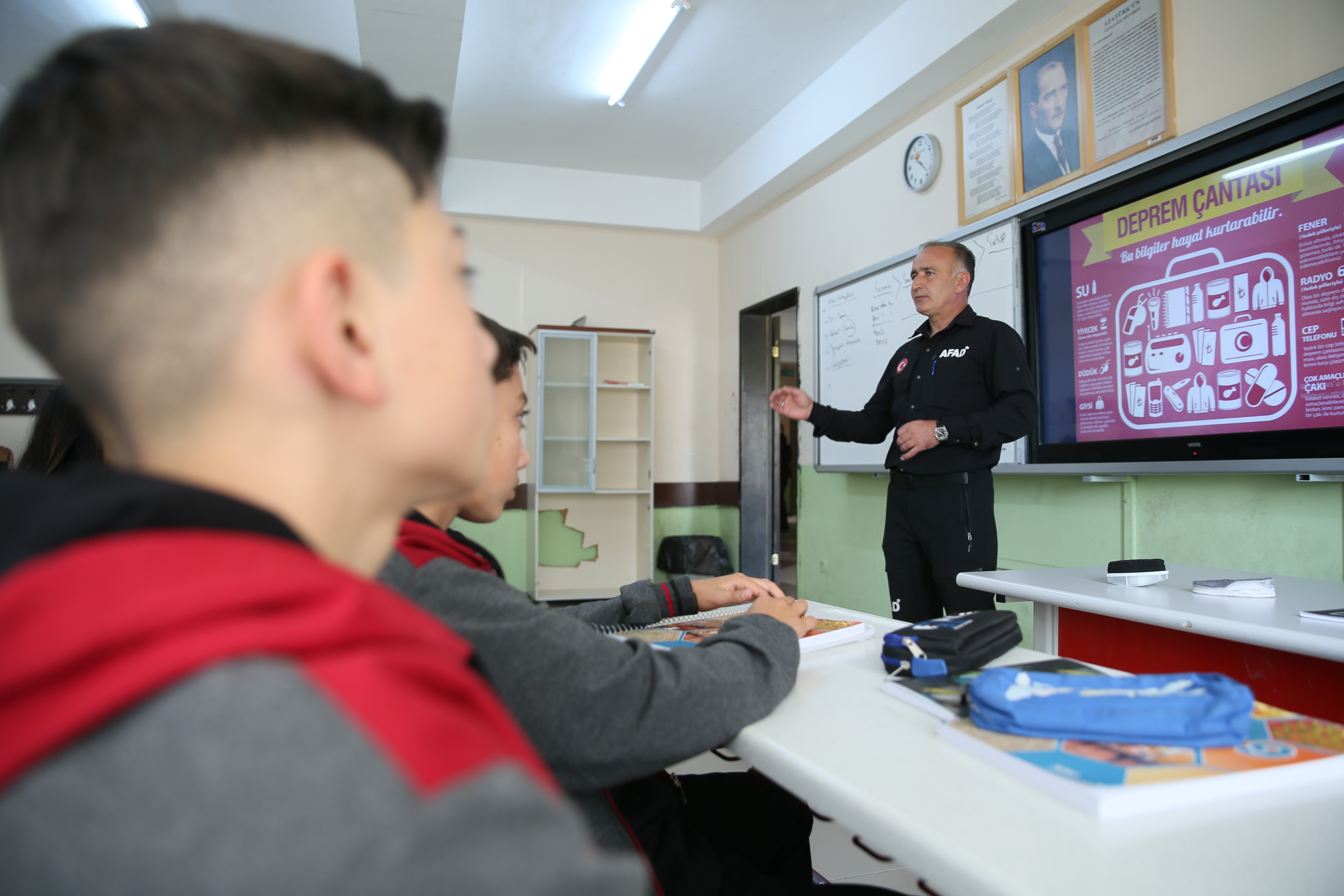 Kars'ta öğrenciler afet farkındalık eğitimiyle bilinçlendiriliyor