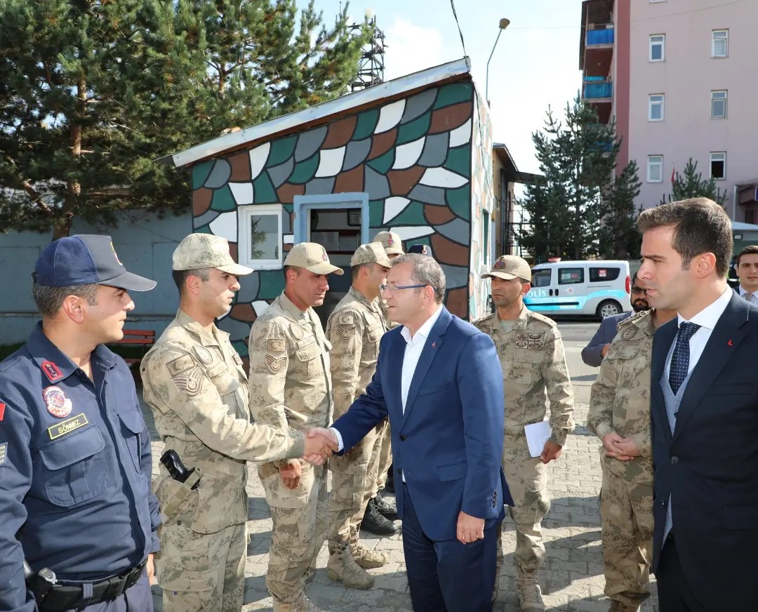 Vali Polat: Öğretmenlere büyük görev düşüyor