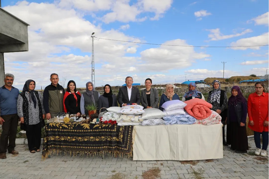 Vali Polat, koç katım etkinliğine katıldı