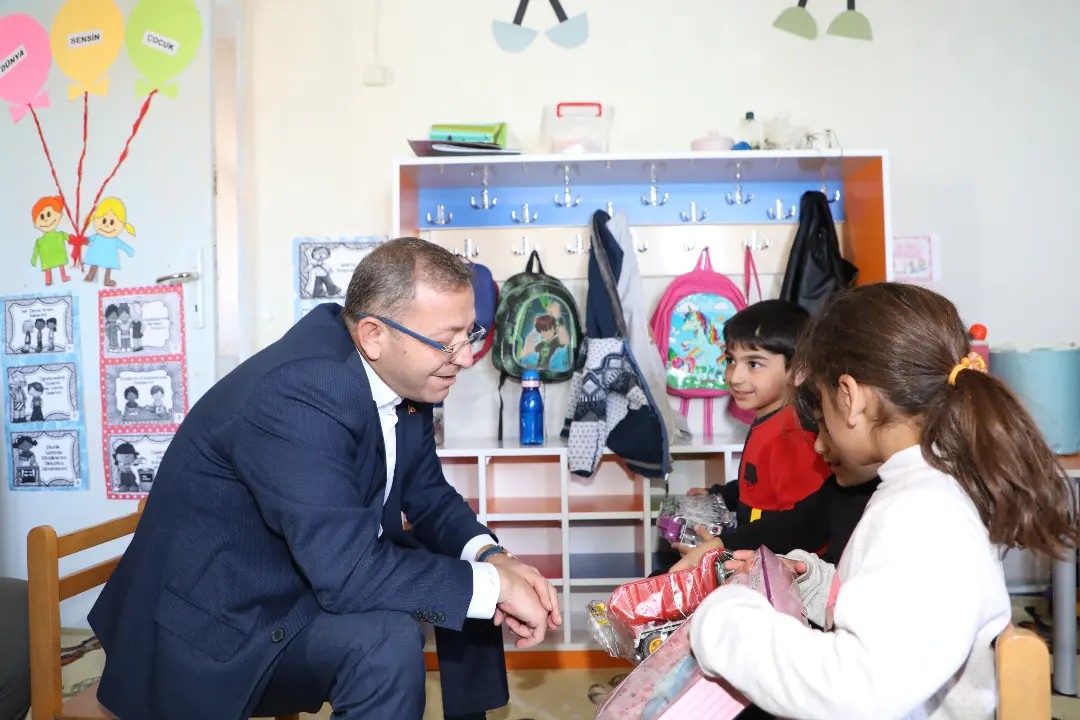 Vali Polat okul ziyaretlerine devam ediyor