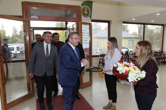 Vali Polat: Kars kendi ürünlerini üretsin ve yetiştirsin