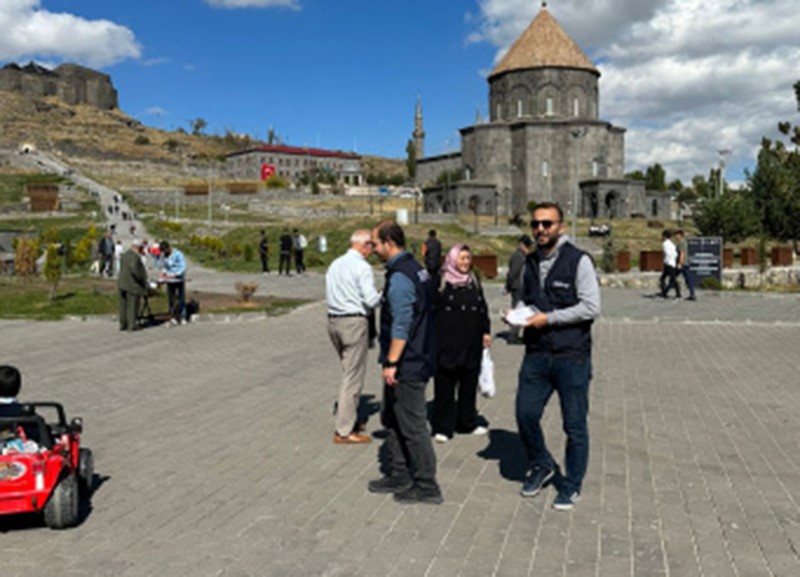 Kars'ta polis dolandırıcılara karşı uyardı