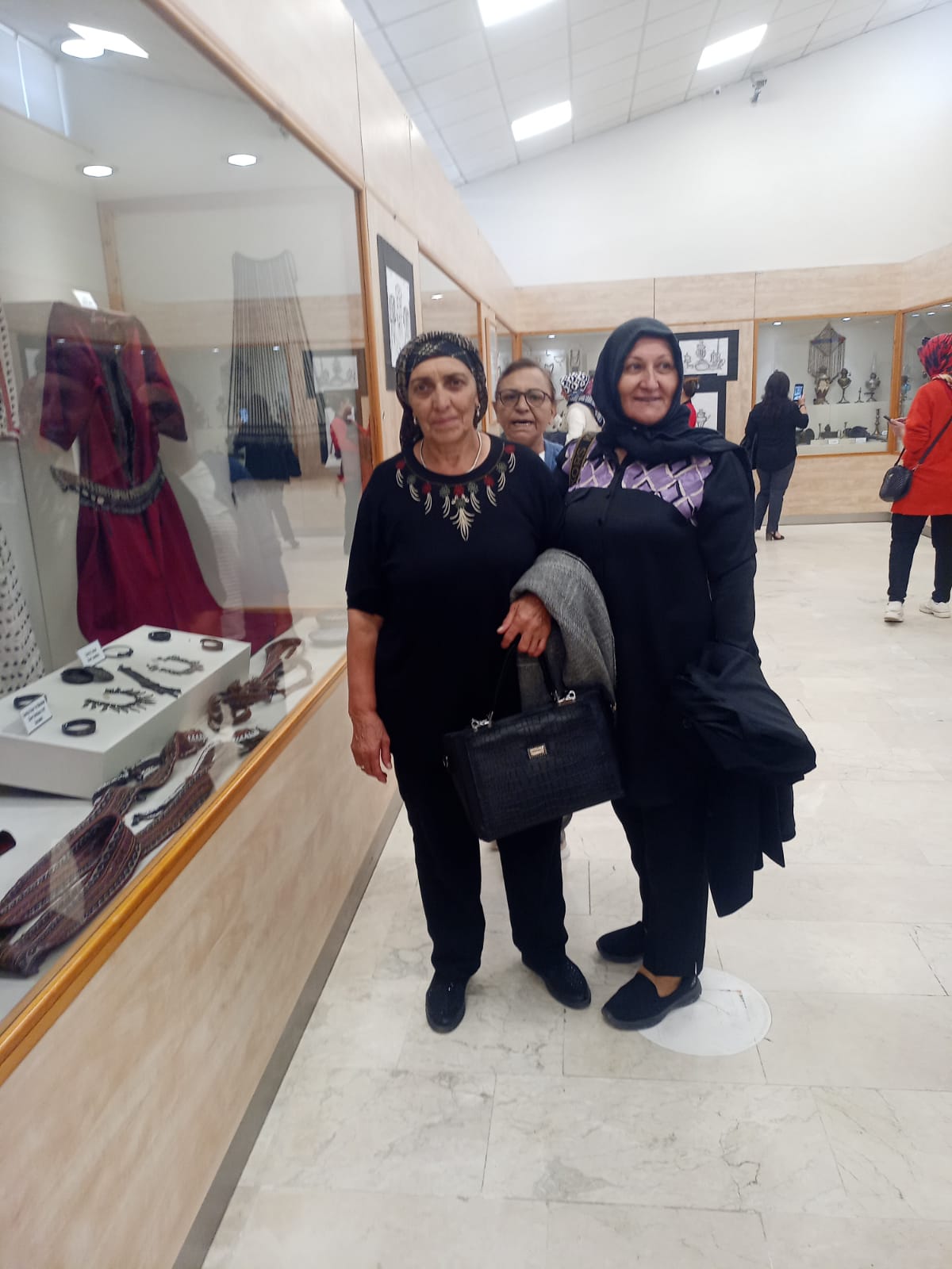 Aydıngün Der emektar kadınları unutmadı 