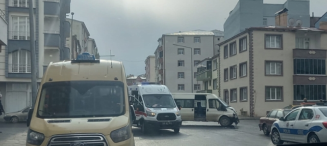 Kars'ta aynı bölgede yine trafik kazası meydana geldi