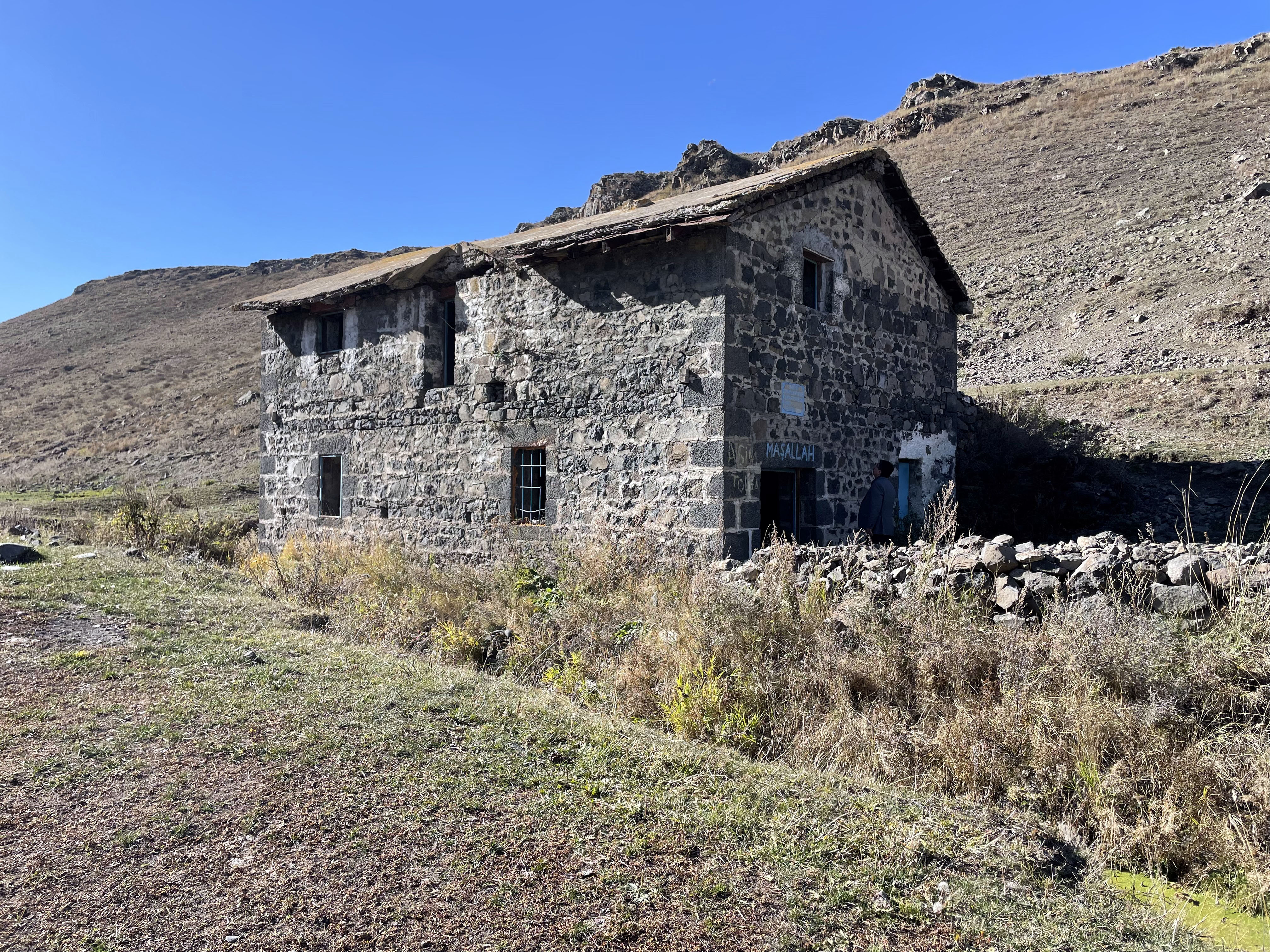 Ardahan'da tarihi mağaraların bulunduğu Harosman Kanyonu turizme kazandırılacak