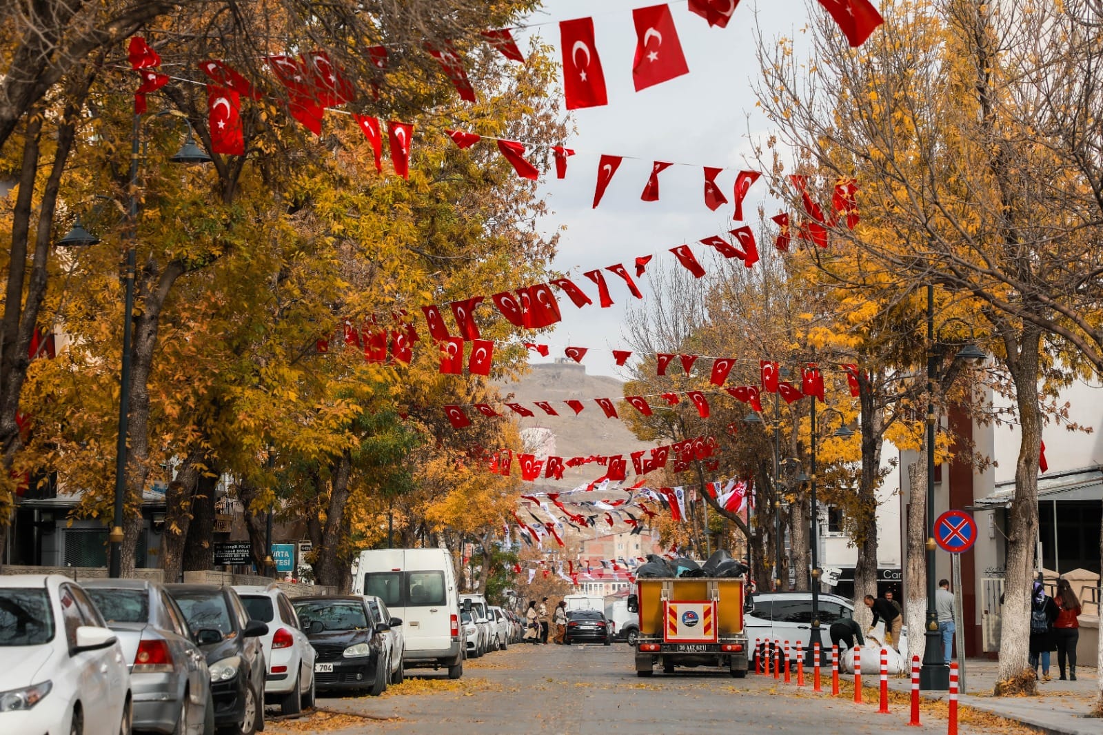 Kars, Türk Bayraklarıyla donatıldı
