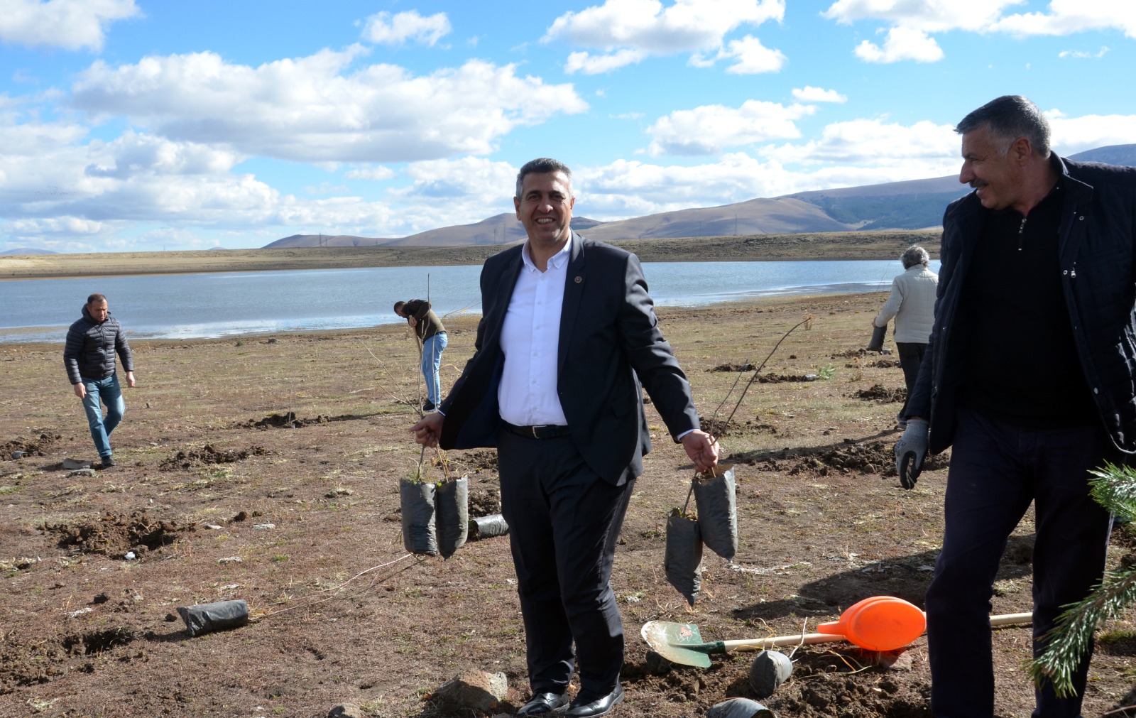 Asboğa Gölüne "Yüzüncü yılda 100 fidan"