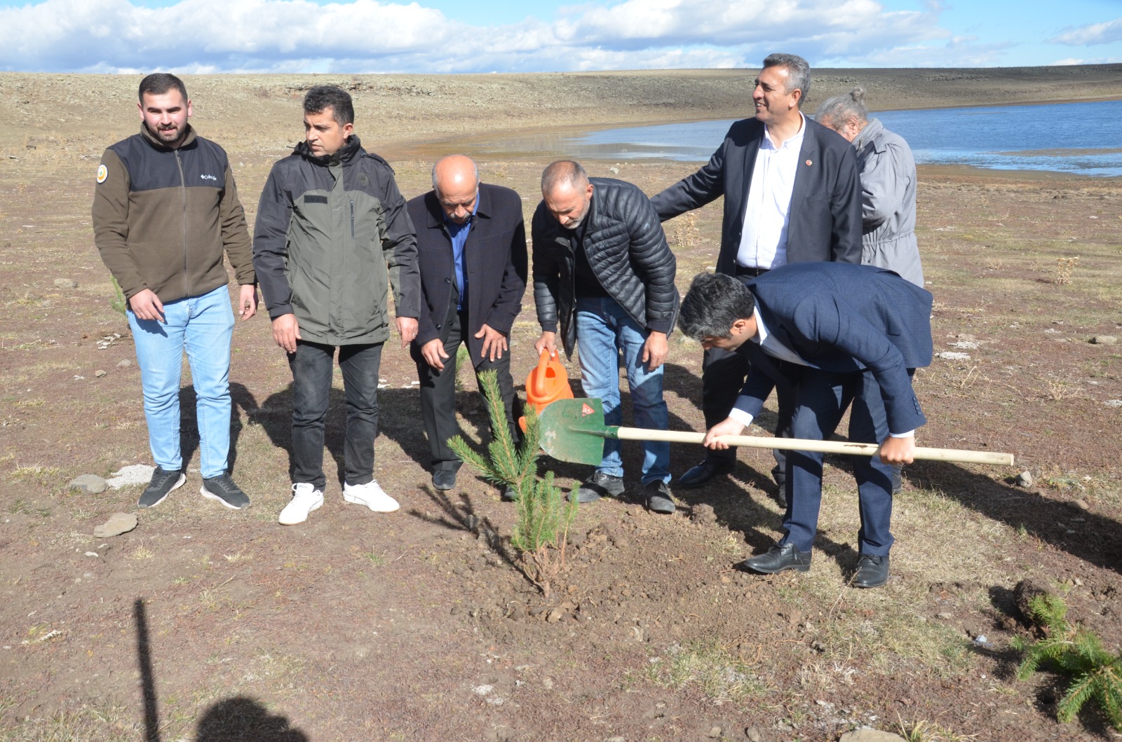 Asboğa Gölüne "Yüzüncü yılda 100 fidan"