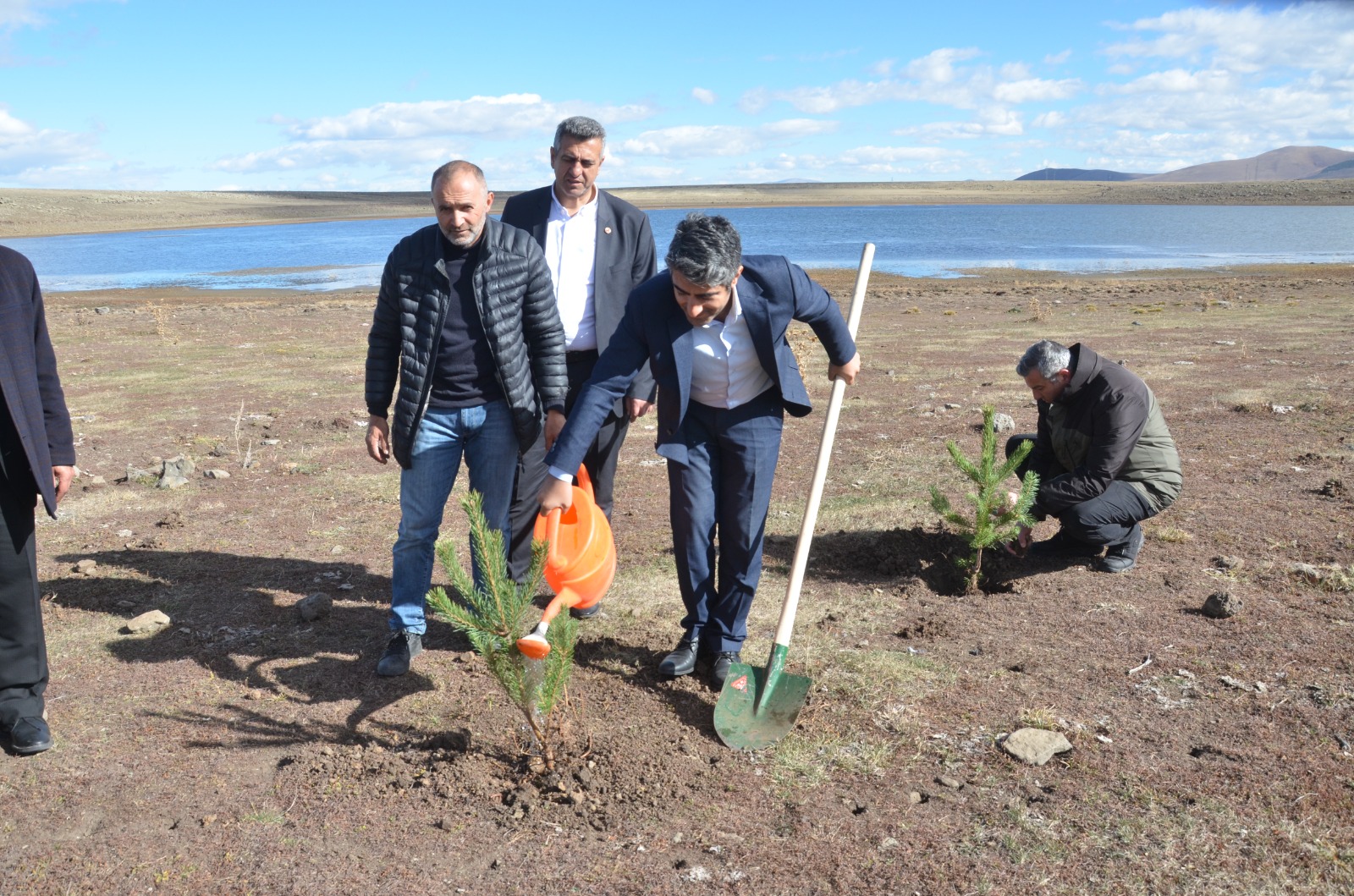 Asboğa Gölüne "Yüzüncü yılda 100 fidan"