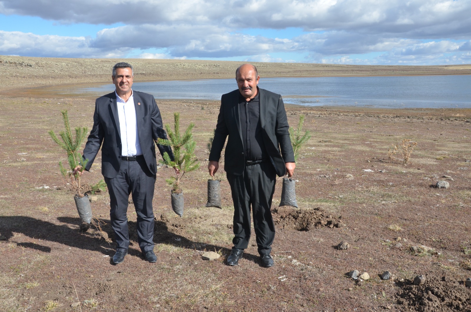Asboğa Gölüne "Yüzüncü yılda 100 fidan"