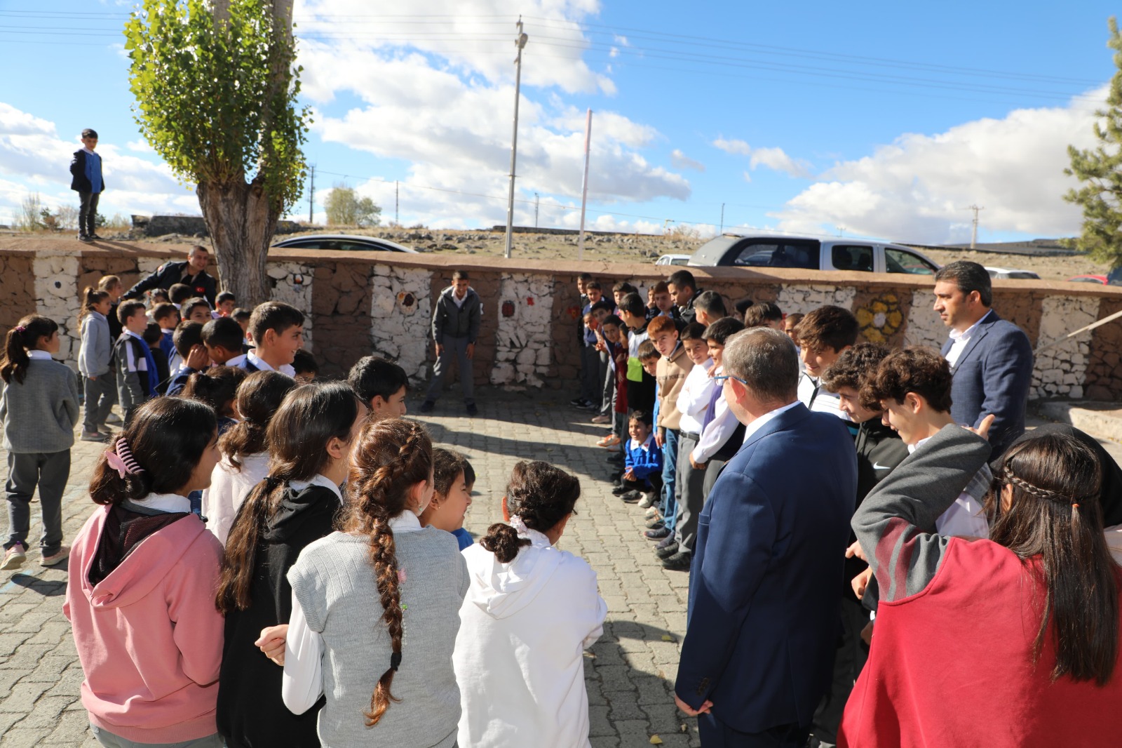 “Öğrencilerin gönlüne dokunun”