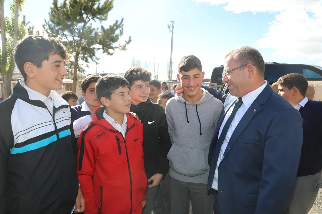 “Öğrencilerin gönlüne dokunun”