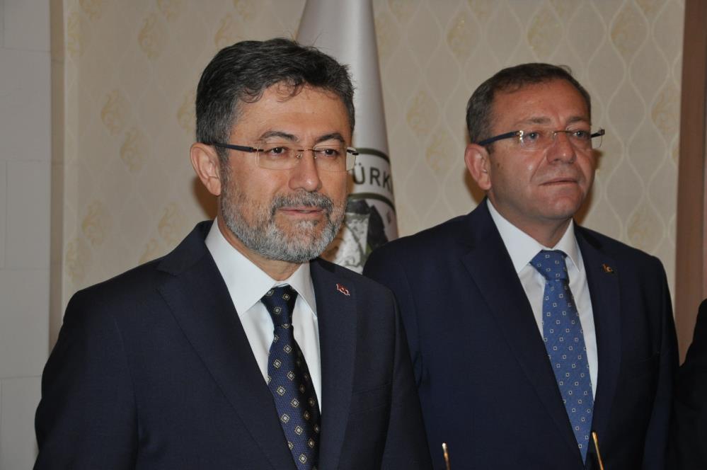 Bakan Yumaklı, Kars Valiliğini ziyaret etti