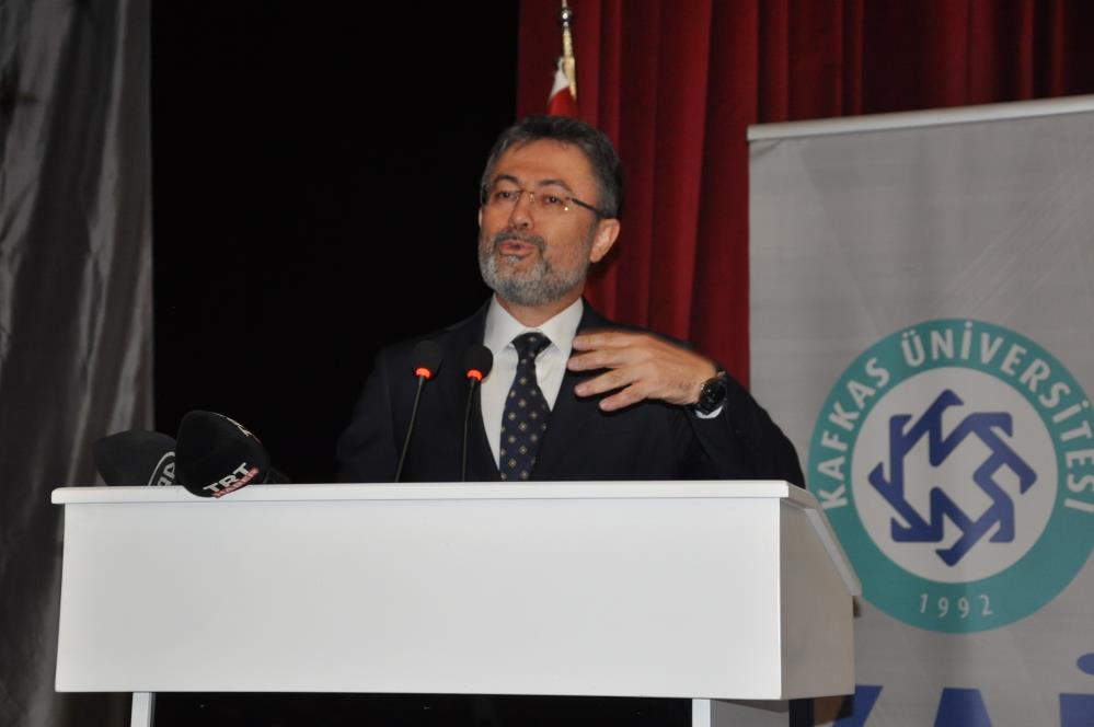 Bakan Yumaklı, Kars'ta öğrencilere seslendi