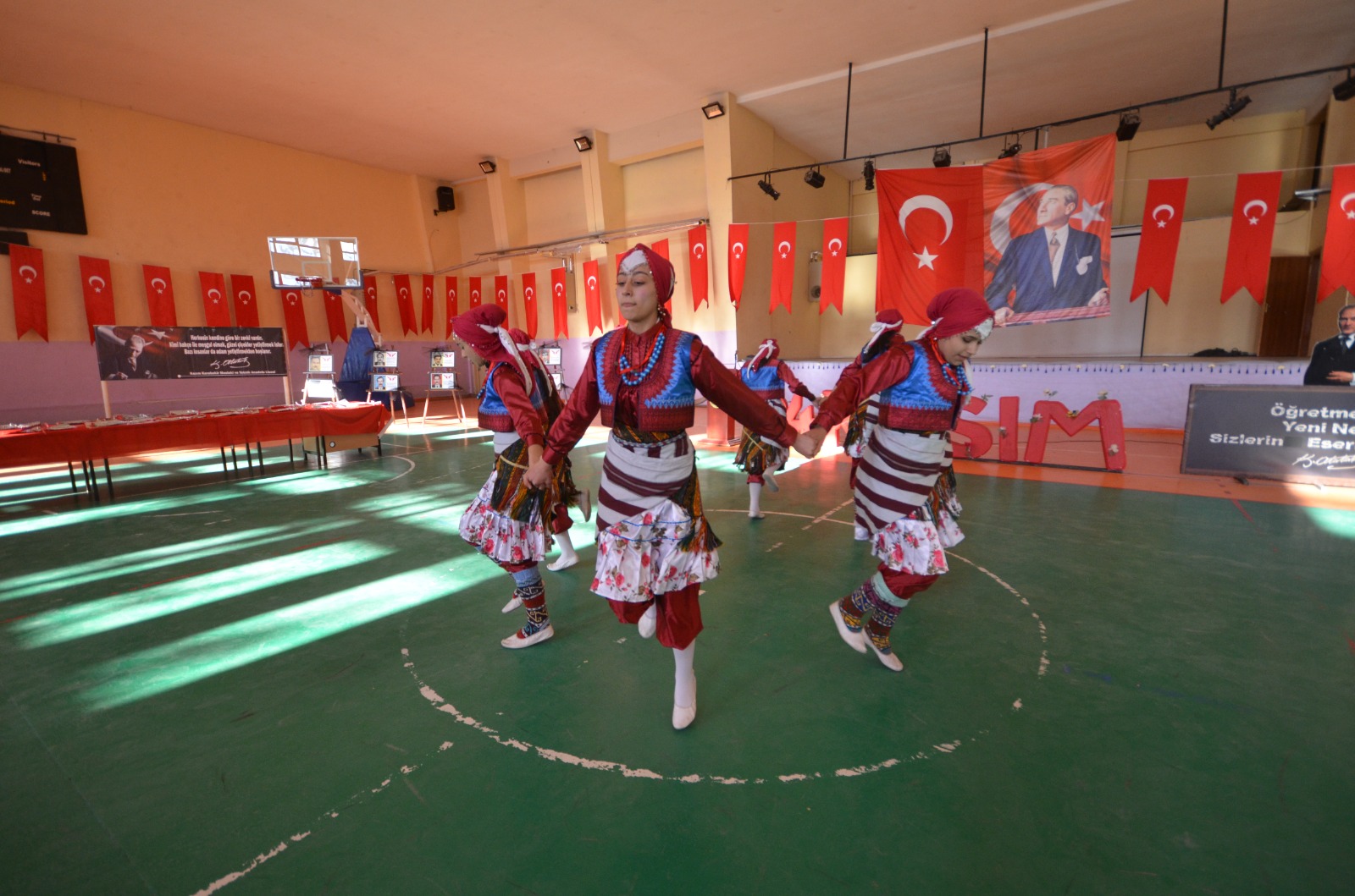 Sarıkamış'ta Öğretmenler Günü kutlandı