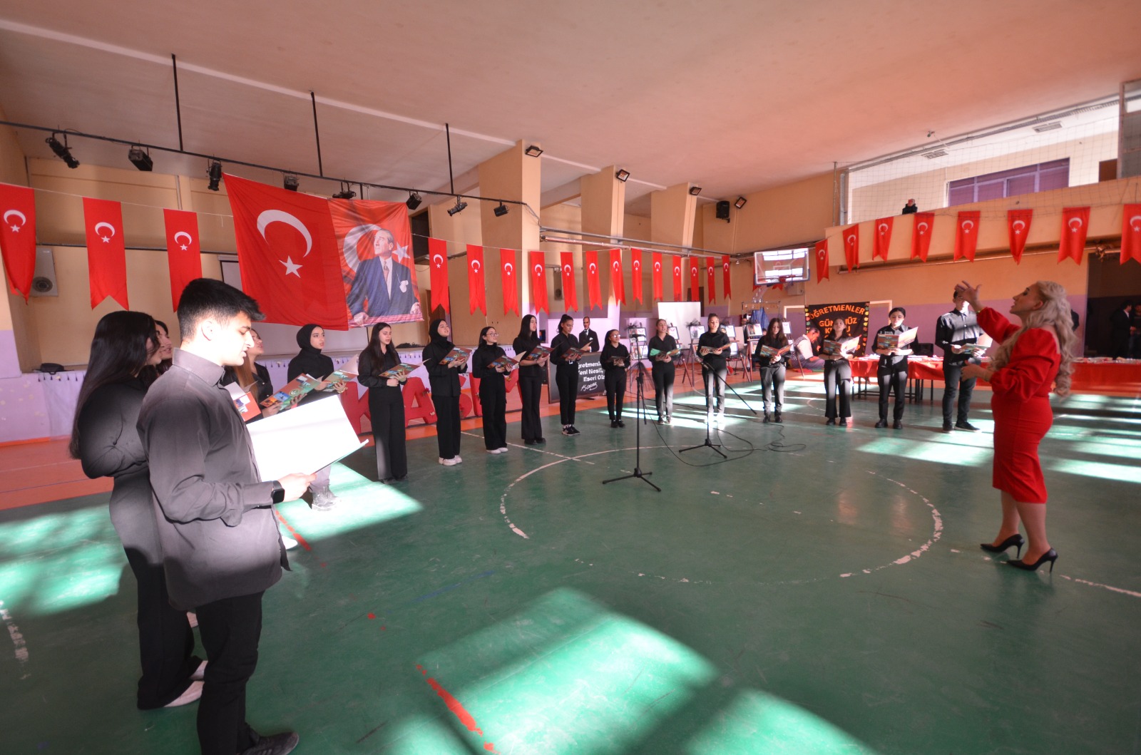 Sarıkamış'ta Öğretmenler Günü kutlandı