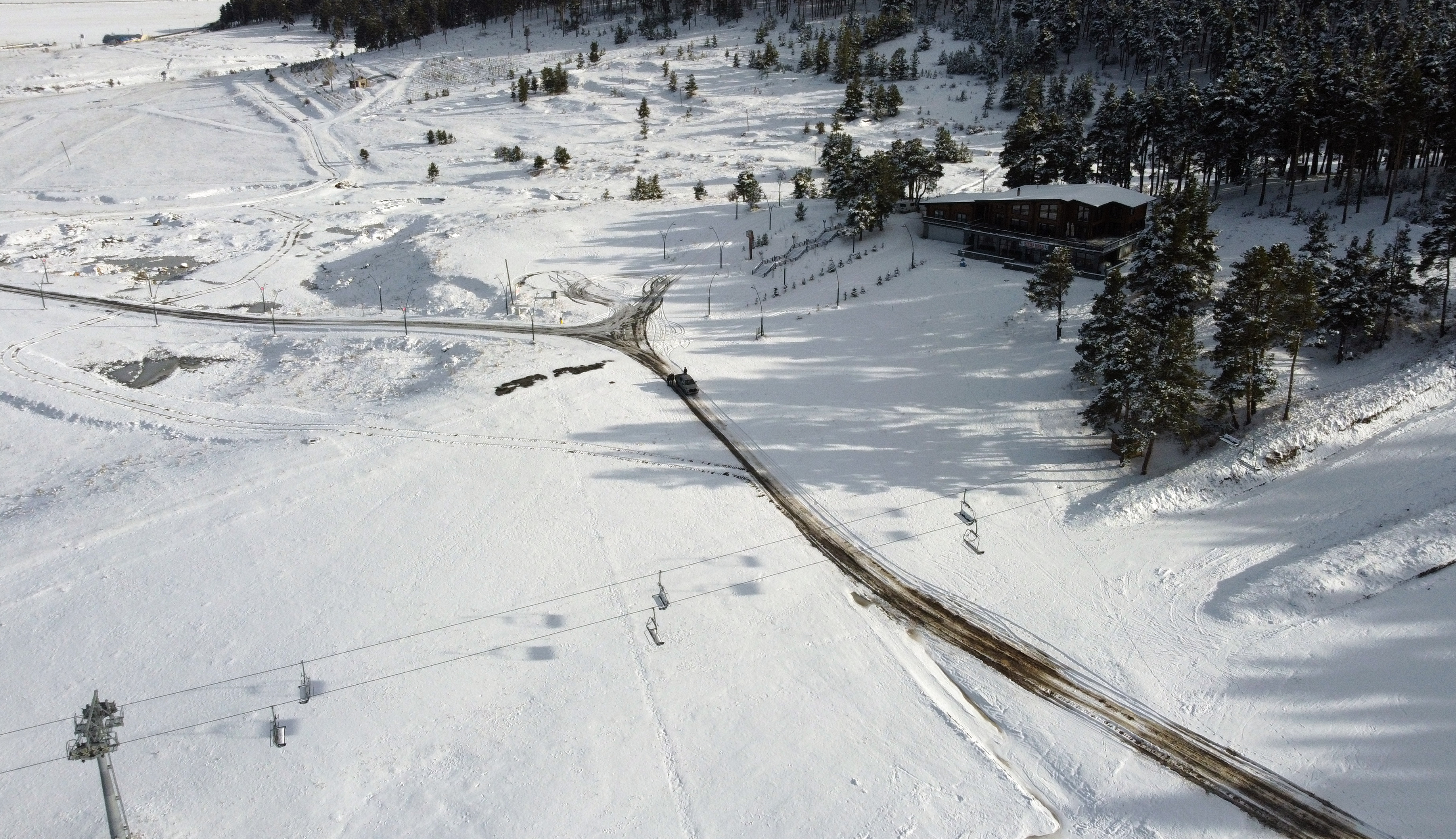 Kristal kar üzerinde kayak yapılan Cıbıltepe, sezonu erken açmayı hedefliyor